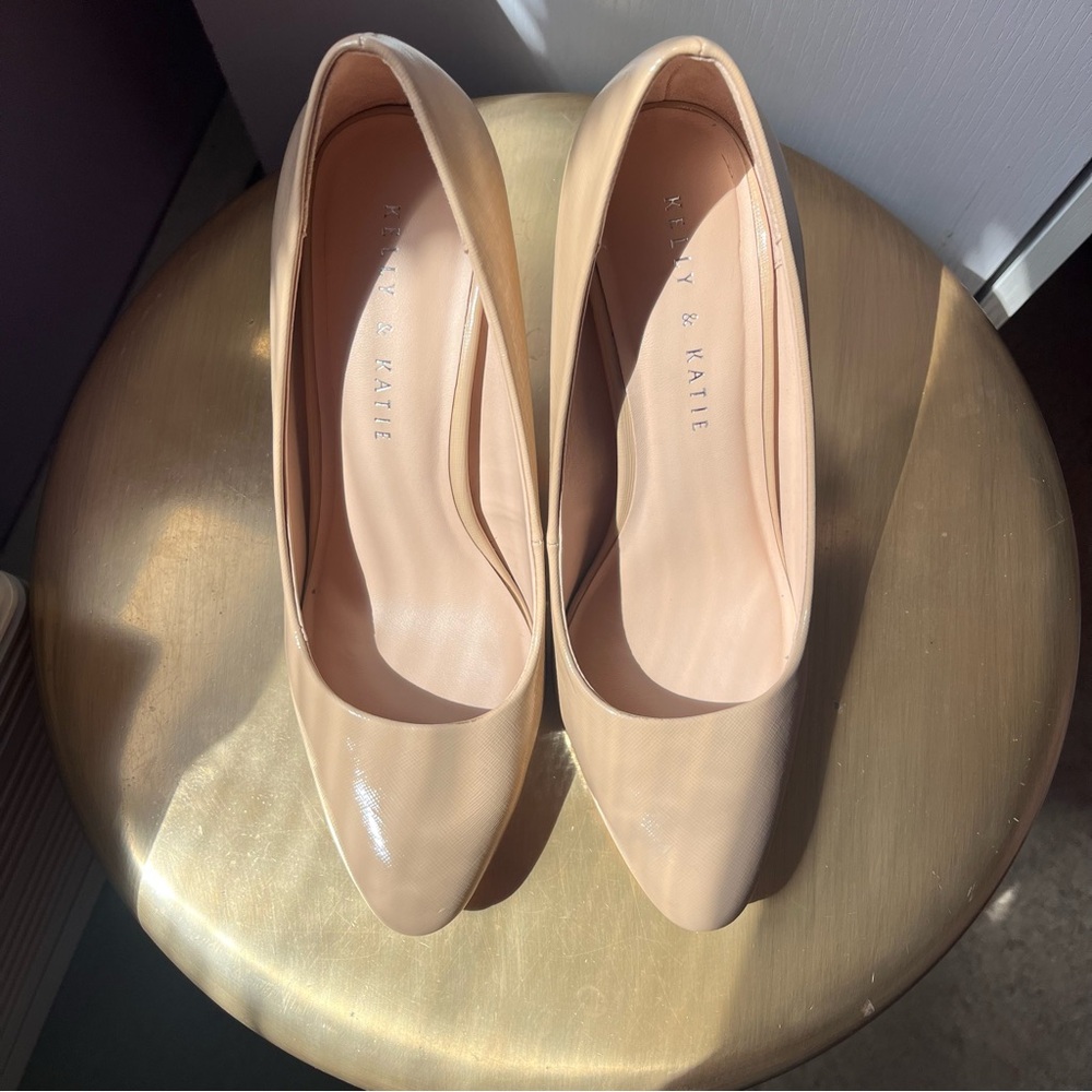Kelly & Katie Women's Nude Pumps